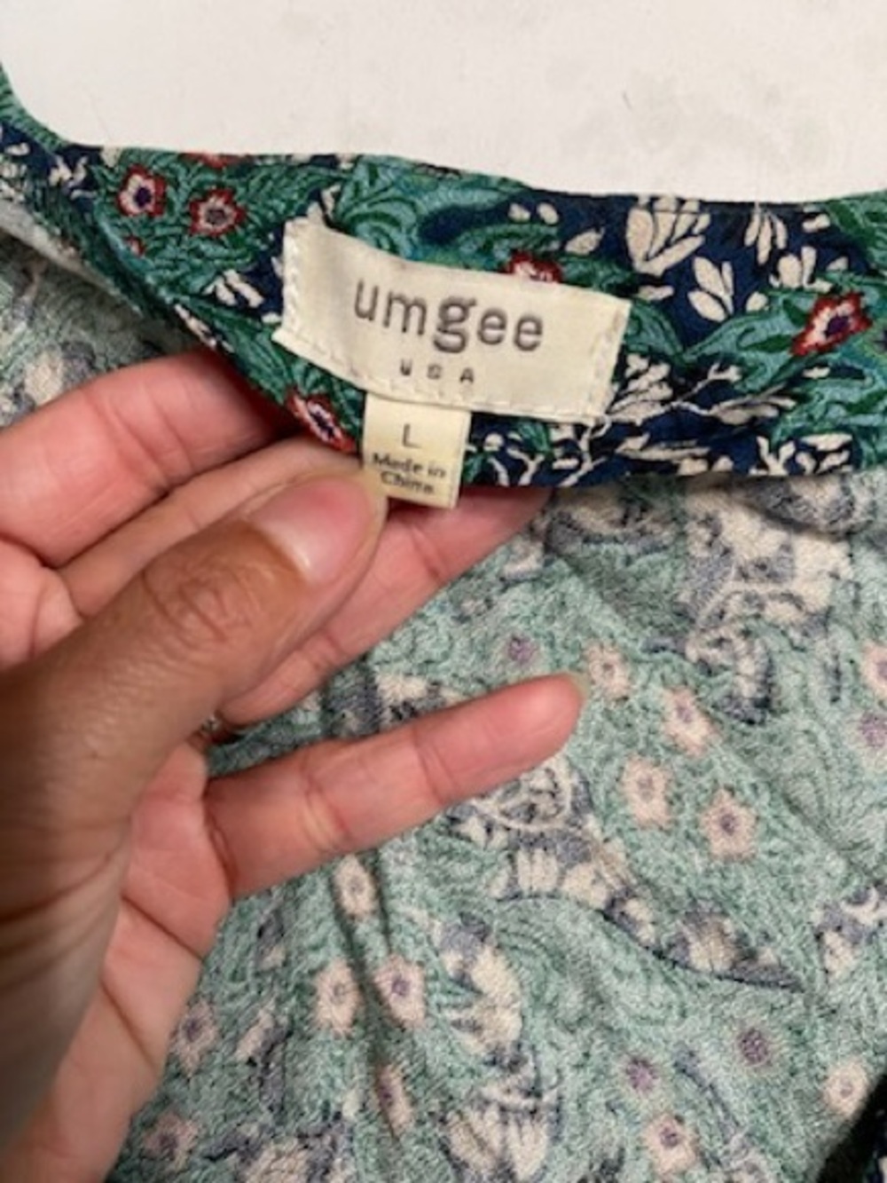 Umgee large Green Floral V-Neck Women's Blouse - Picture 2 of 6